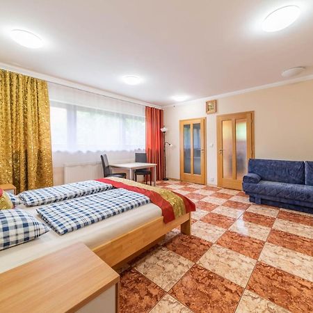 Apartman Blizko Centra Prahy Прага Екстер'єр фото
