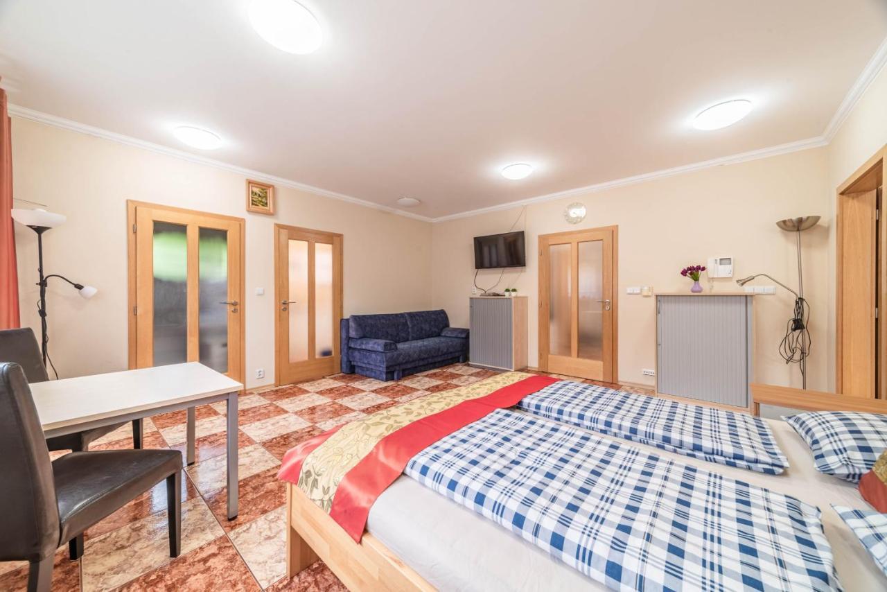 Apartman Blizko Centra Prahy Прага Екстер'єр фото
