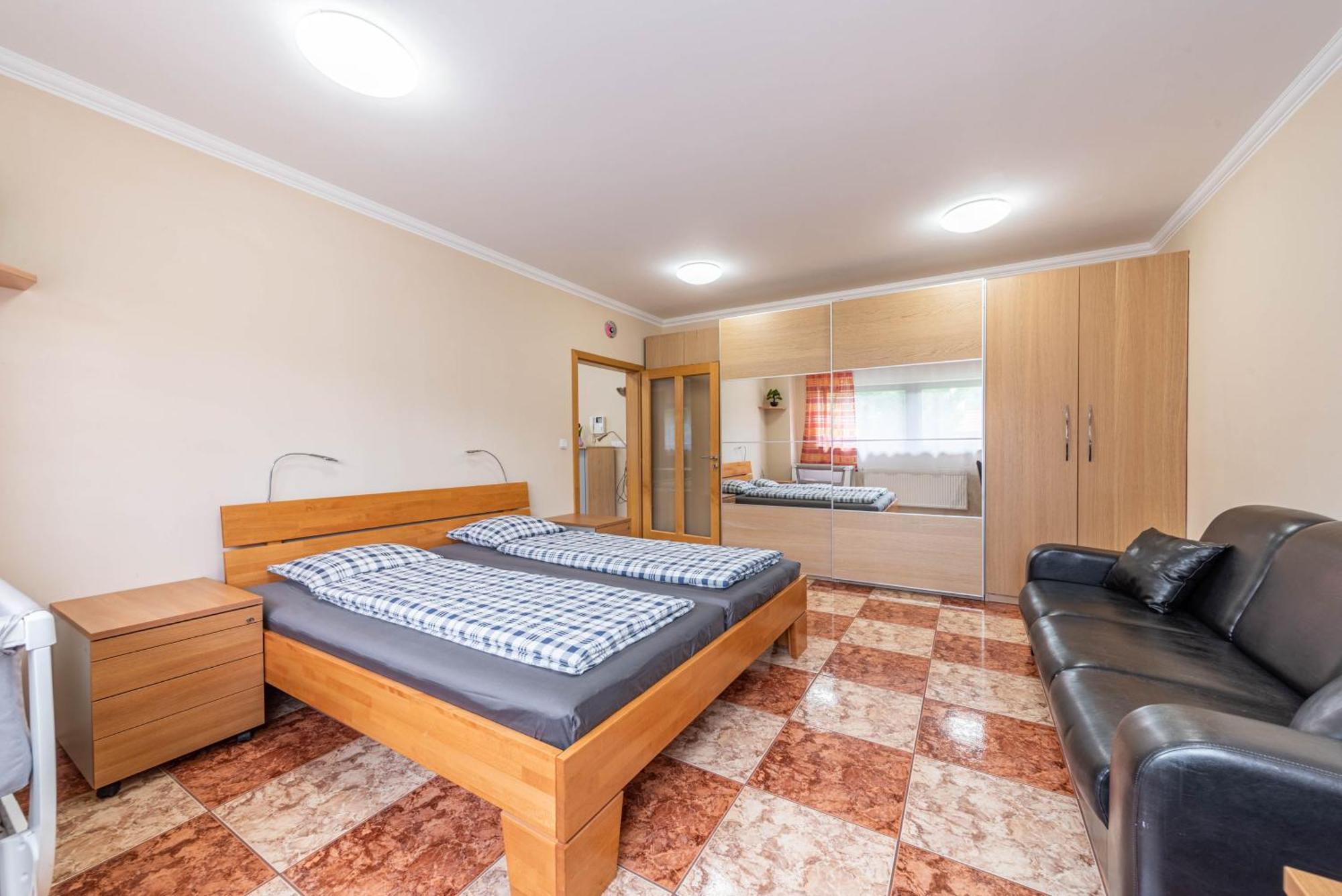 Apartman Blizko Centra Prahy Прага Екстер'єр фото